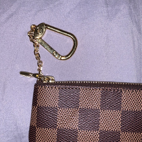 LV Damier Key Pouch - Picture 6 of 6